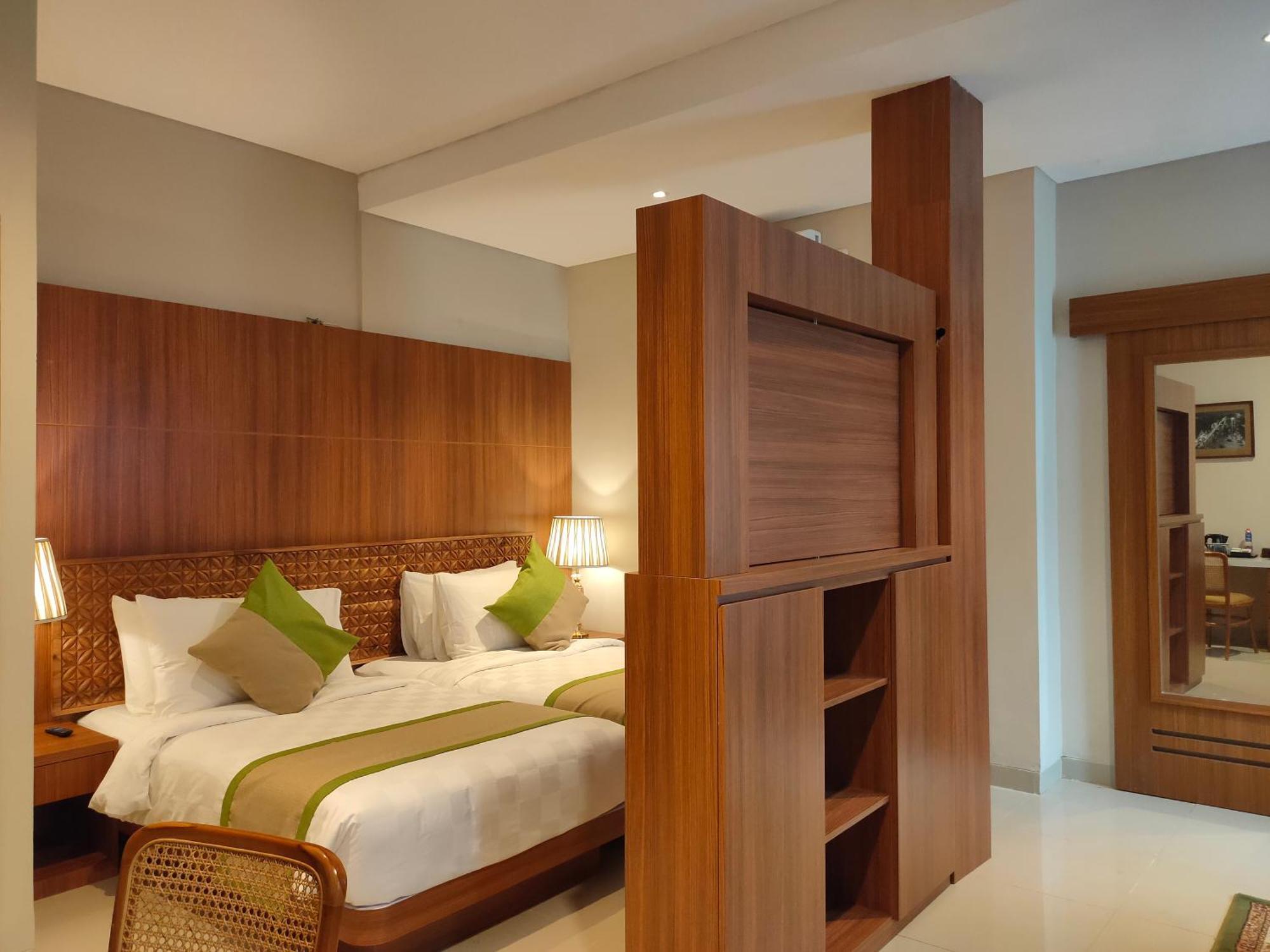 Wyndham Garden Yogyakarta Hotel Conference & Action Park Sleman  Bagian luar foto