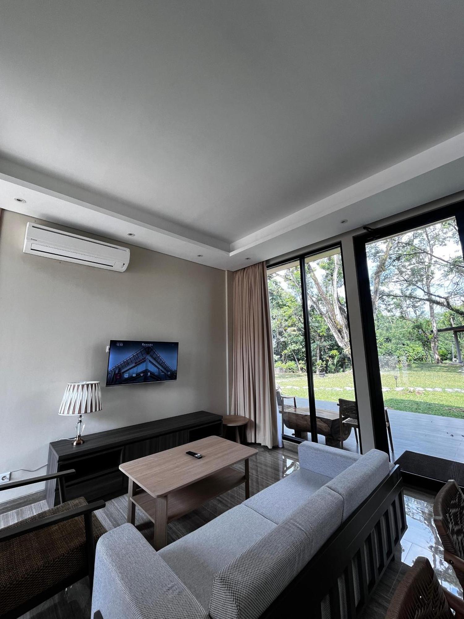 Wyndham Garden Yogyakarta Hotel Conference & Action Park Sleman  Bagian luar foto